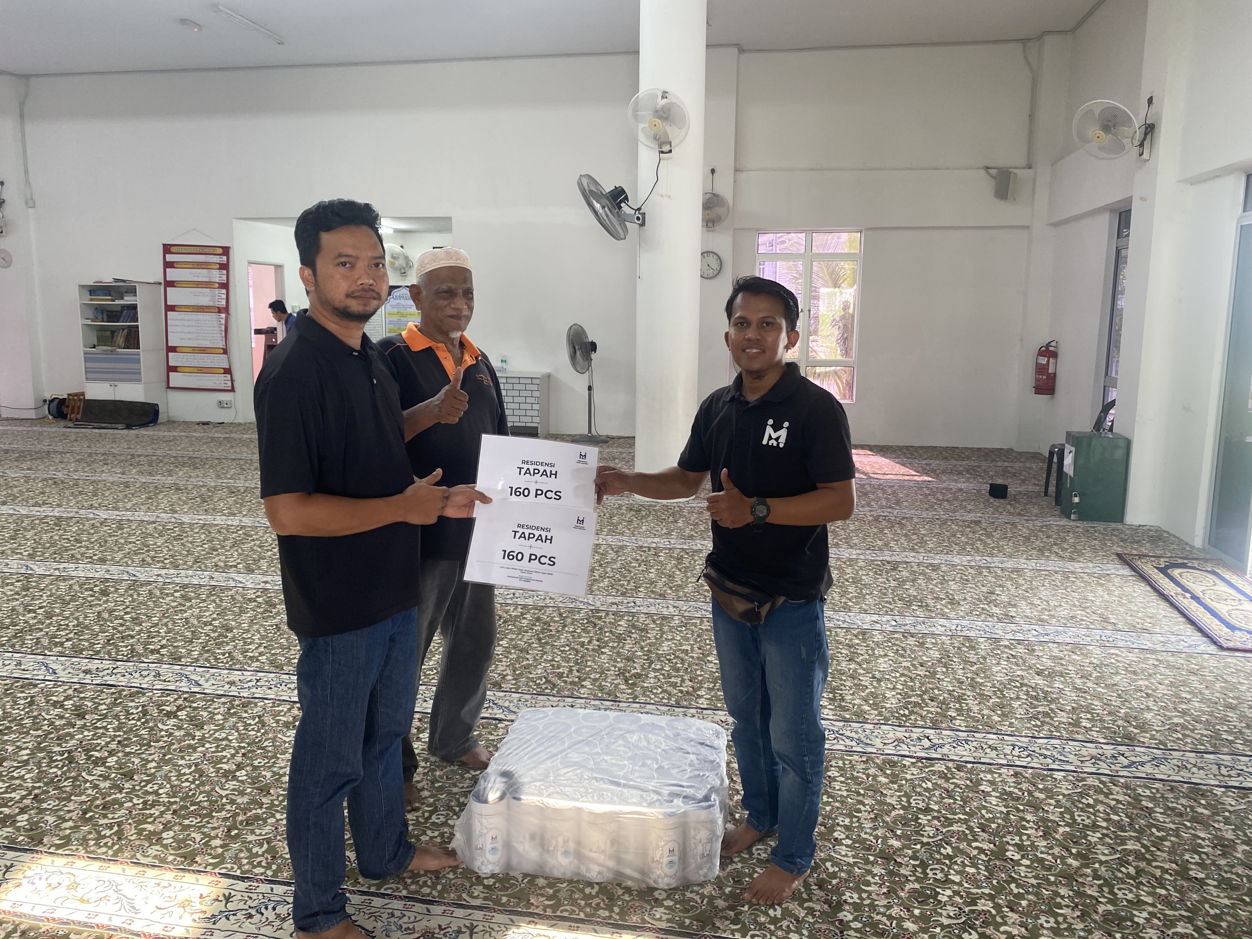 Cover image of Community Past Program: Sumbangan Ramadan – Distribution of Kurma to Residensi Tapah, Perak.