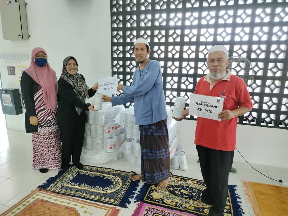 Cover image of Community Past Program: Sumbangan Ramadan – Distribution of Kurma to Residensi Pulau Sebang, Melaka.