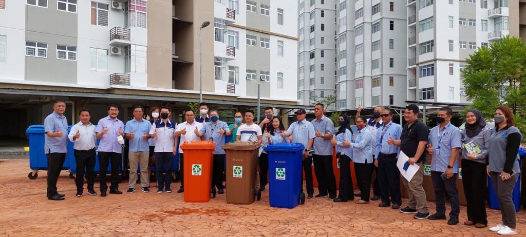 Cover image of Community Past Program: The launching of Recycling Pilot Project with the community has taken place in Residensi Bintawa Riverfront, Sarawak.