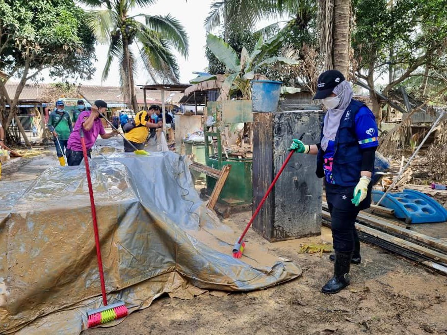 Cover image of Community Past Program: Mega Post-Flood Cleaning Program @ Taman Mentakab Indah, Temerloh, Pahang